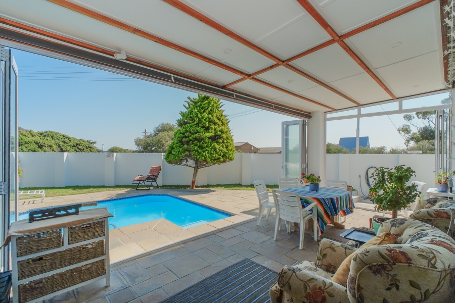 4 Bedroom Property for Sale in Kommetjie Western Cape